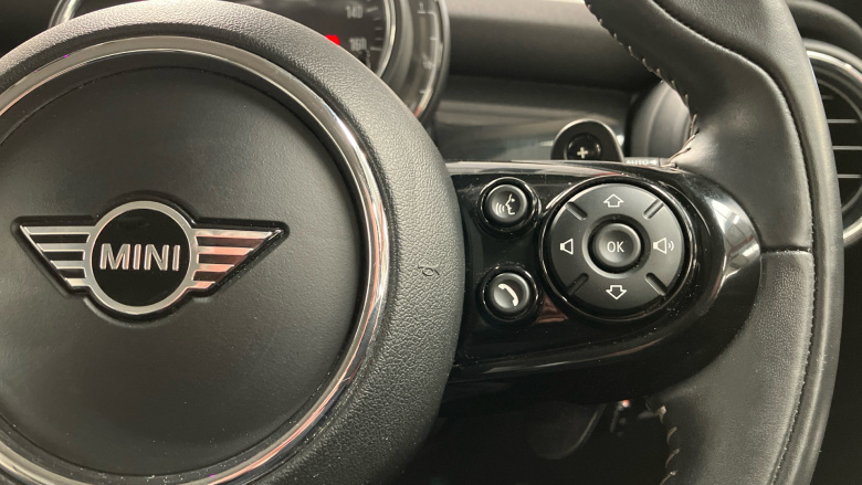 MINI Hatchback 2.0 Cooper S Exclusive II 5dr Auto [Comfort/Nav] Petrol Hatchback